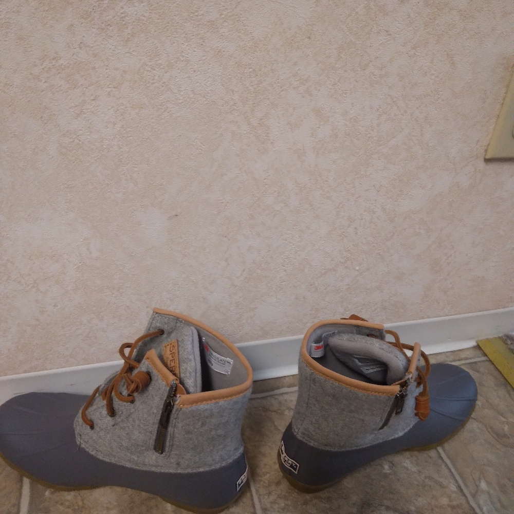 Sperry  boots